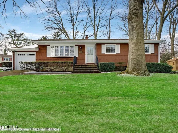 6 Teabury Ln, Oakhurst, NJ 07755