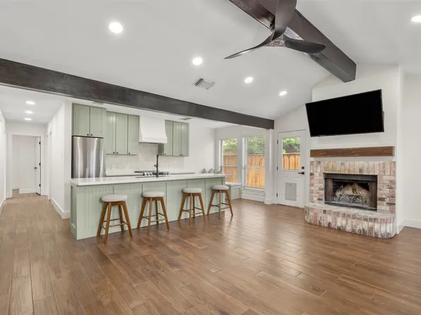 1136 Victoria Dr, Saginaw, TX 76131