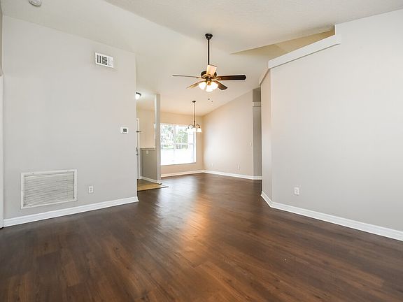 4th image of 15443 Margaux Dr