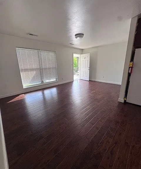 1904 Dutch Valley Dr #5 — Photo 3