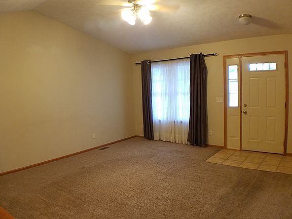 4th image of 1017 Willow Ave