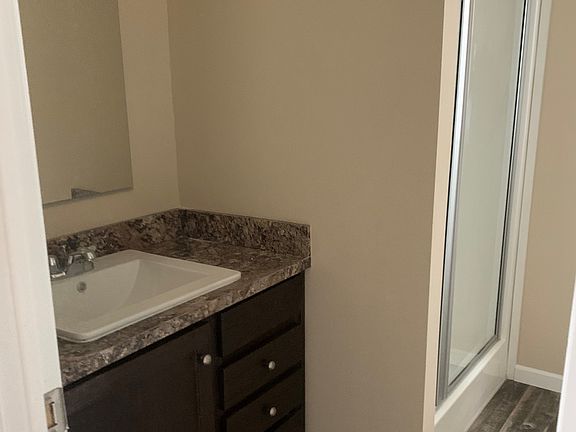 4th image of 110 Village Ln