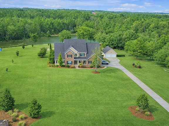 3rd image of 235 Riggins Rd