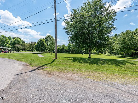 4th image of 2601 Blount Ave