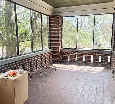 3rd image of 235 Mead Rd