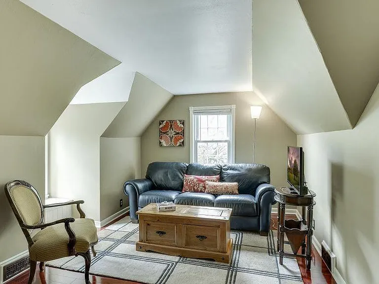 3224 Webster Ave S — Photo 14