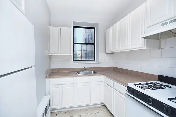 Rented by Arden Realty Corp. | media 7