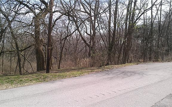 3rd image of 5060 Kingsview Ct