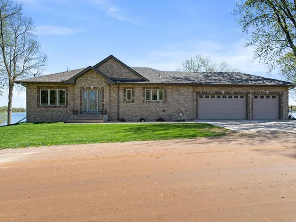 46463 Cambridge Dr, Stanchfield, MN 55080