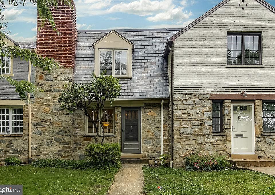 1st image of 709 Avon Pl