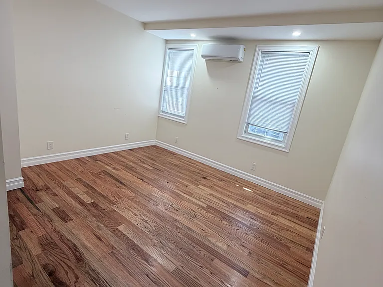 5051 Clearview Expy #1 — Photo 3