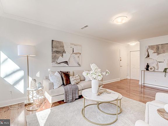 5th image of 517 N Armistead St APT 303