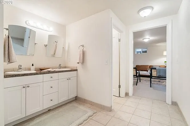 6716 N Commercial Ave — Photo 14