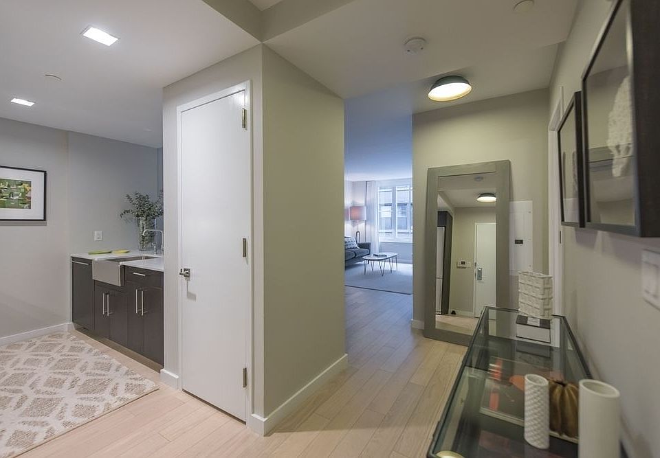 1st image of 535 W 43rd St #S6b