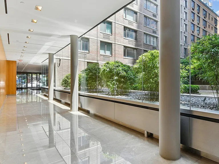 360 W 43rd St #S4D — Photo 11