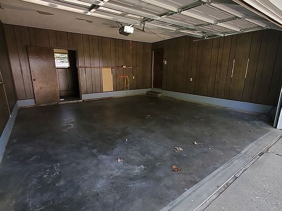Double car garage & storage 