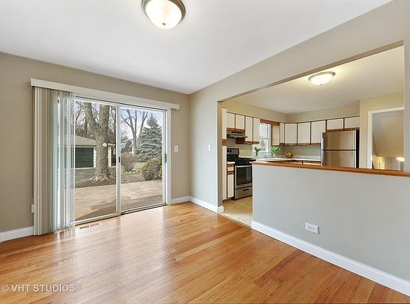 4th image of 428 N Wilmette Ave