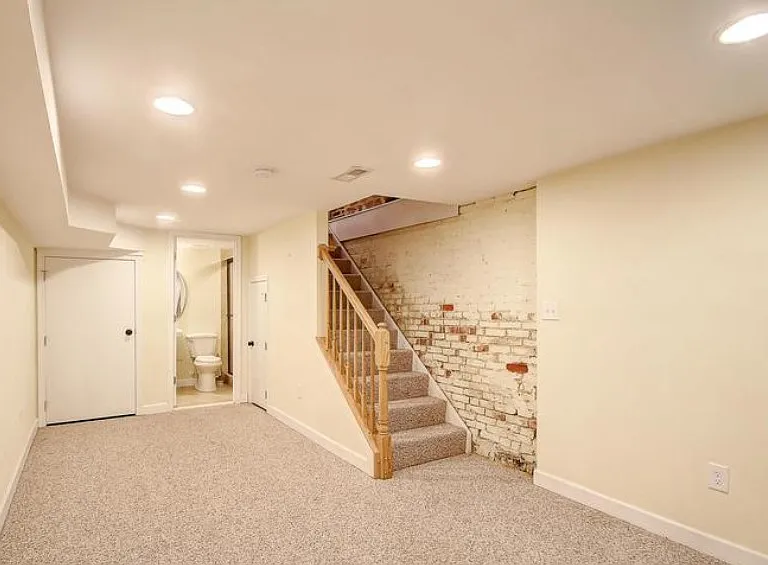 1538 Clarkson St — Photo 4