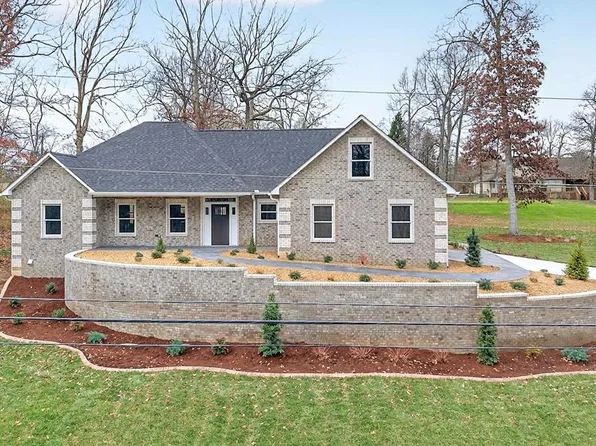 941 E Deer Creek Dr, Crossville, TN 38571