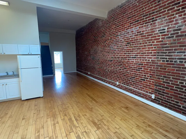 813 W Broad St #B — Photo 15