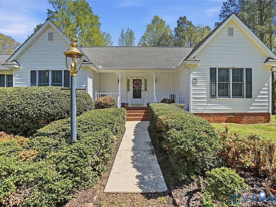 1st image of 16242 Chiswell Ln