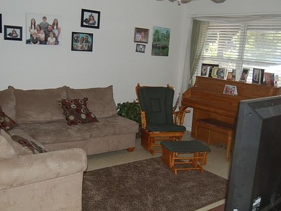 3rd image of 1449 Bethesda St