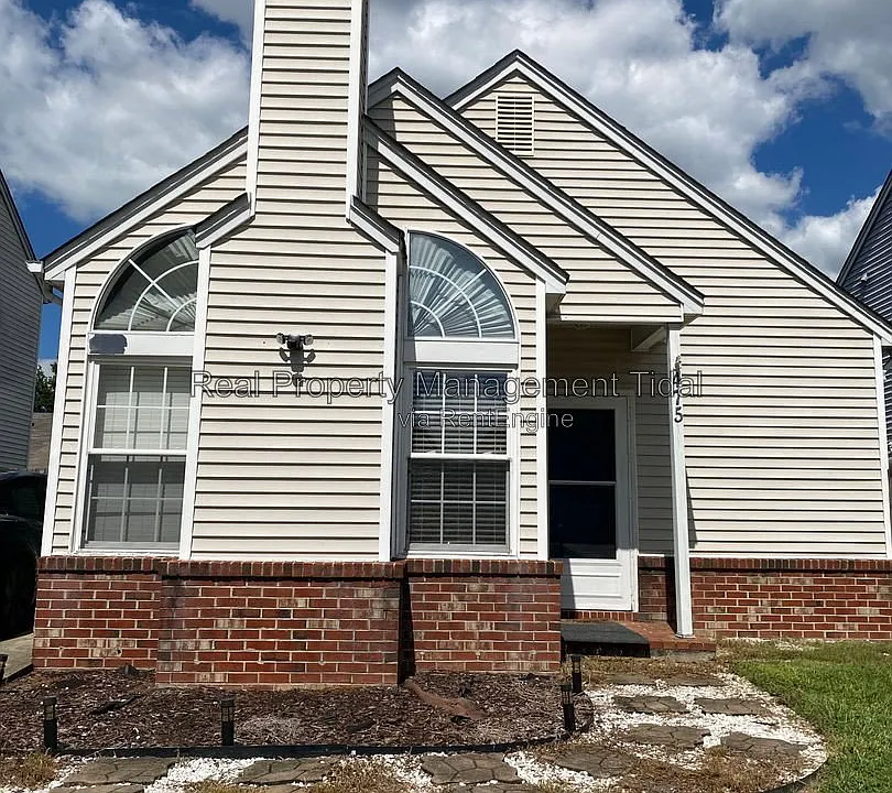 475 Crosland Ct