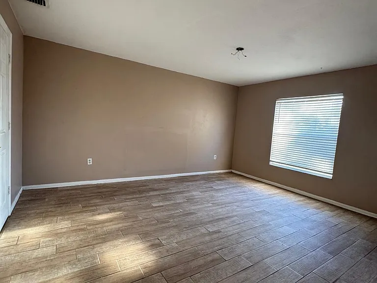 313 Fish Hawk Dr — Photo 11