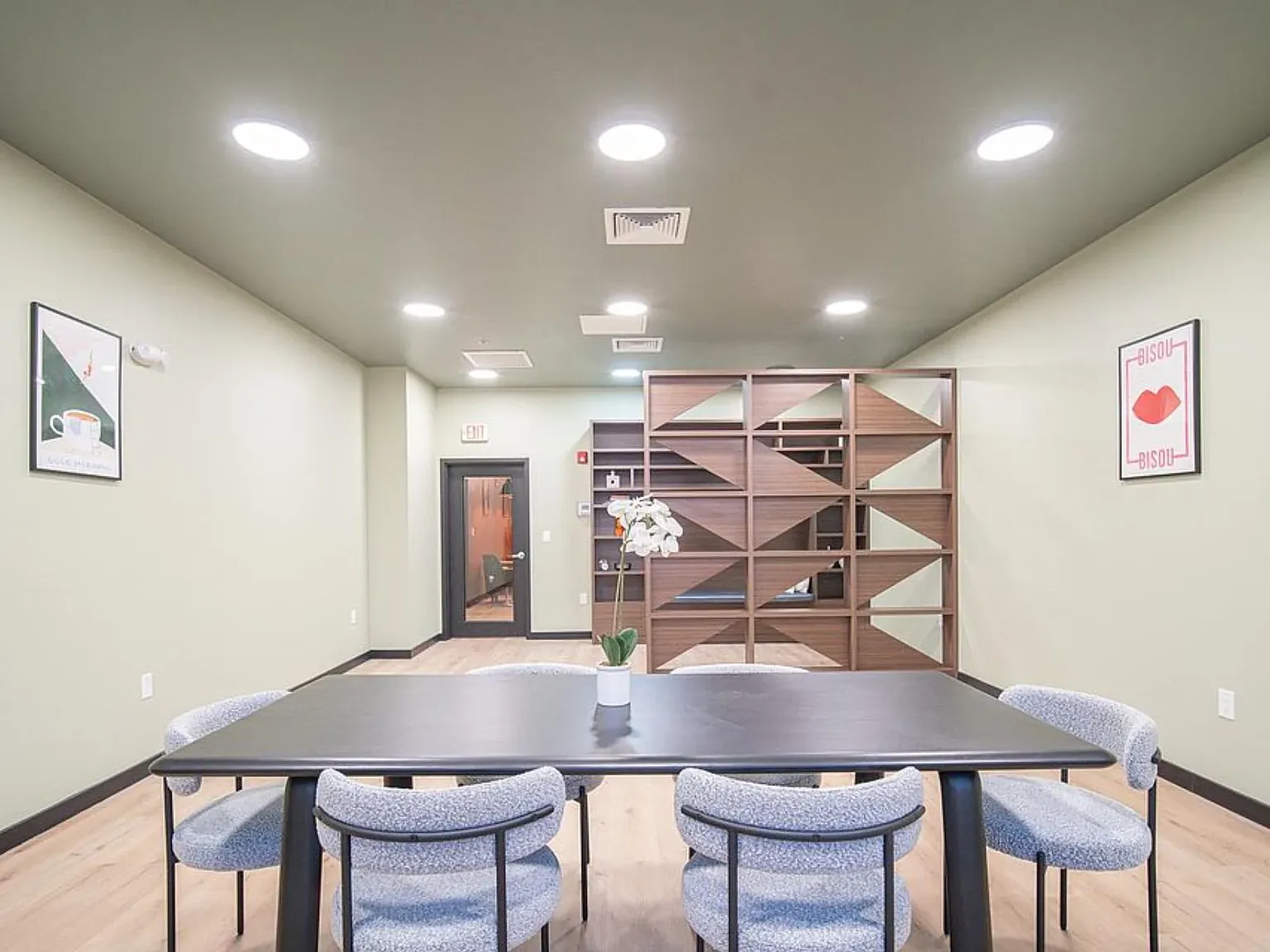 2 bed, 1025 sqft, $1,800 — Photo 4