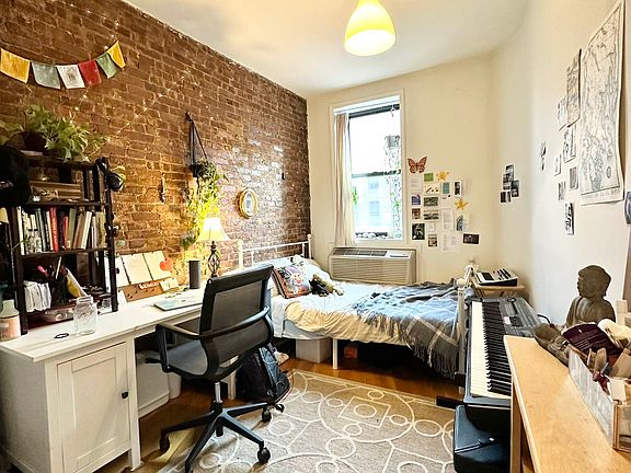 3rd image of 29 Spencer Pl APT 2R