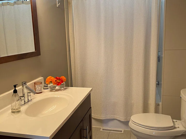 406 Utica St #1 — Photo 3
