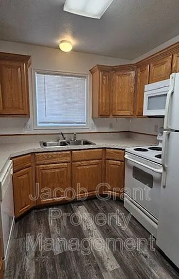 185 Stockham Blvd #4 — Photo 4