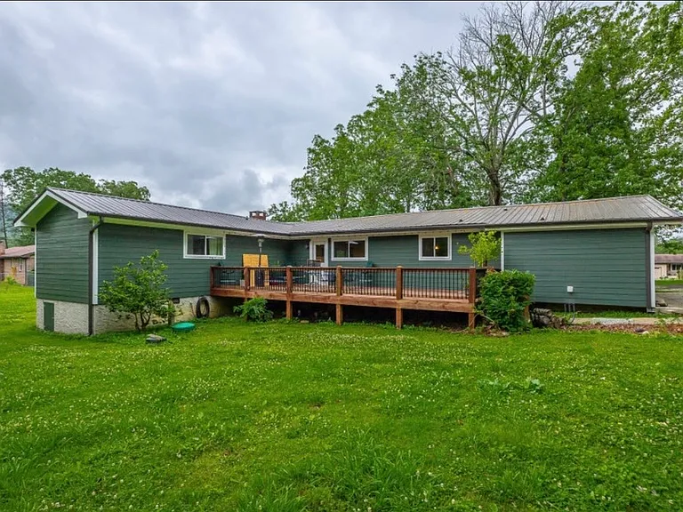 9011 Pleasant Ln — Photo 19