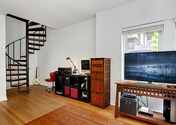 5th image of 863 W Carmen Ave #1B