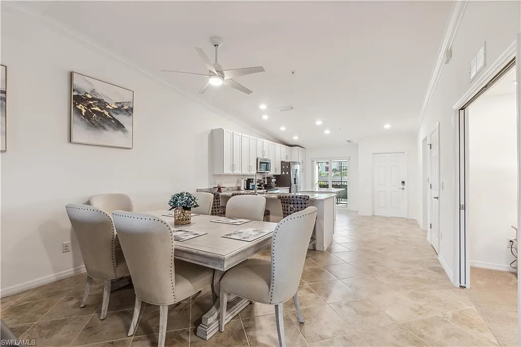 2 bed, 2.0 bath, 1355 sqft, $7,500 — Photo 3