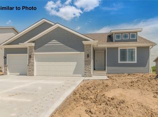 635 NW Prairie Rose Ln, Waukee, IA 50263