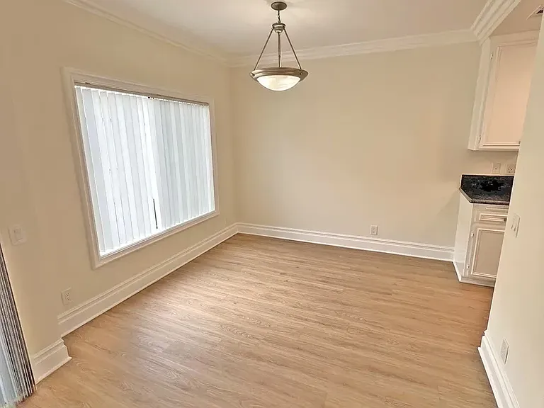 1940 Malcolm Ave #203 — Photo 5