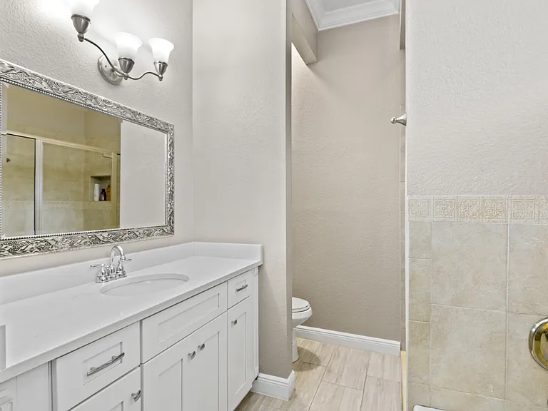 350 N Phelps Ave — Photo 22