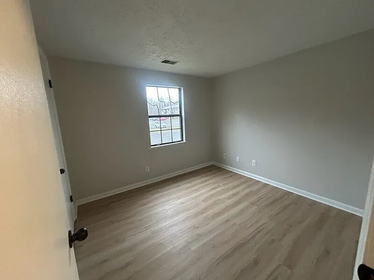 Brookside Commons — Photo 10