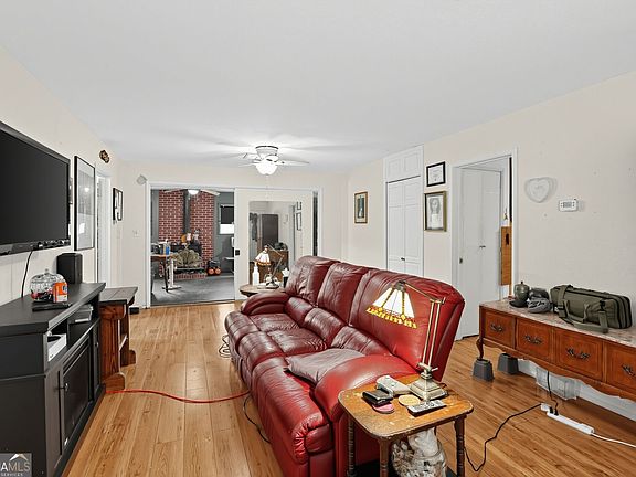 5th image of 2264 Raleigh Dr