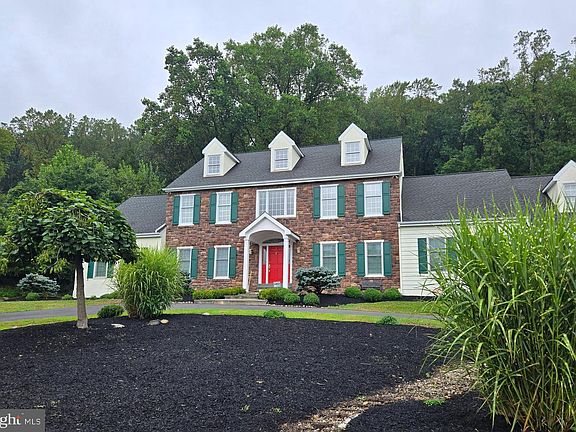 2nd image of 5584 Lower Mountain Rd