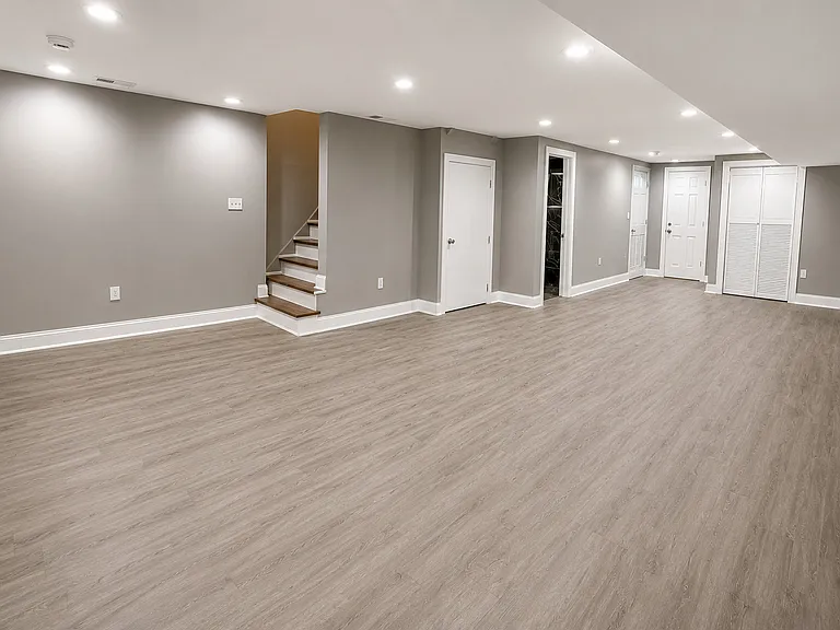 10140 S La Salle St — Photo 16