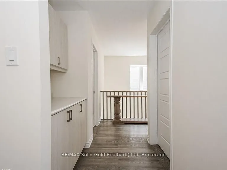 48 Pointer St — Photo 31