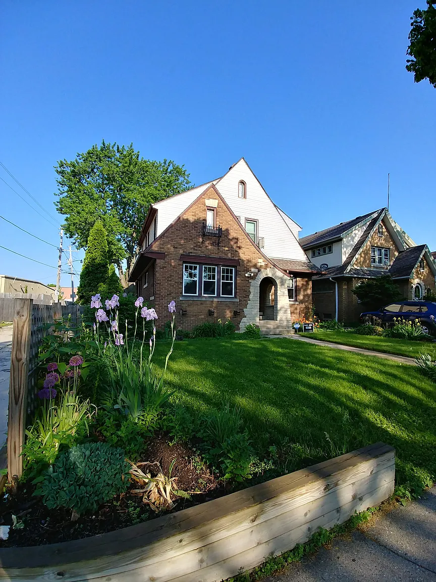 2321 N 54th St photo 1