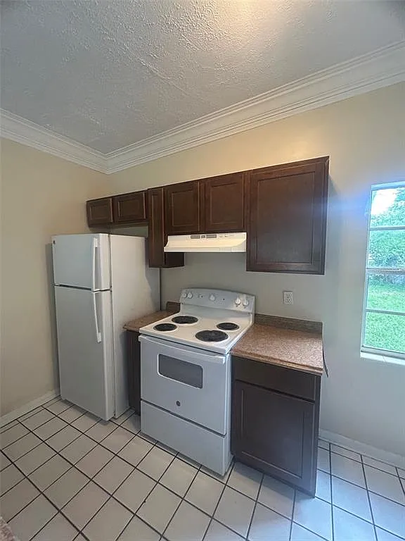 2 bed, 1.0 bath, 995 sqft, $1,495 — Photo 4