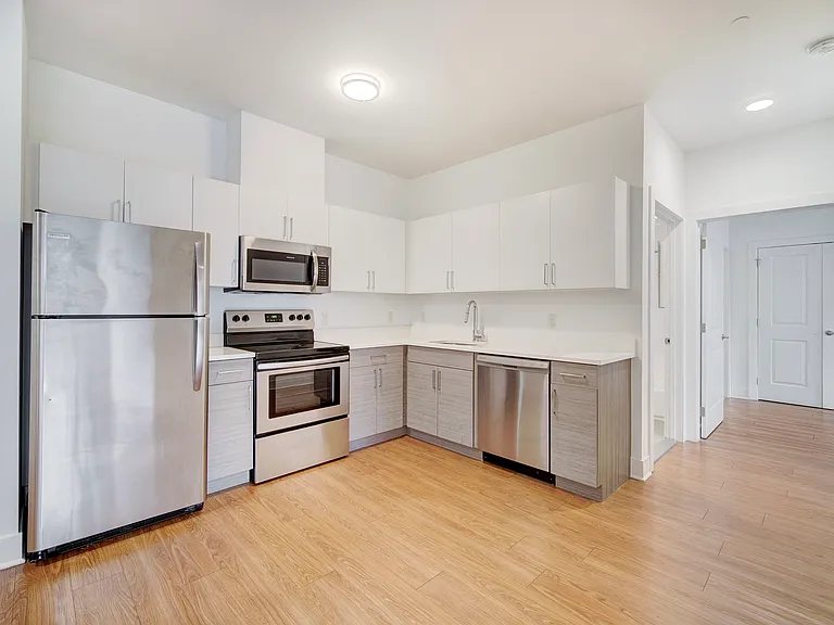 425 Bergen Ave #1 — Photo 13