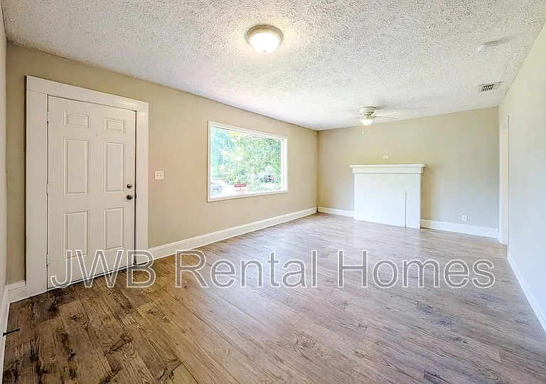 3534 Fern St — Photo 4