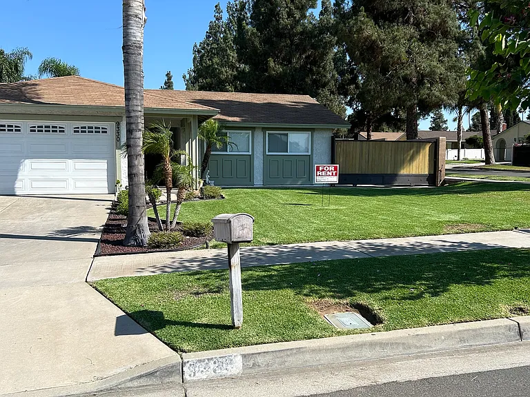 9330 Aegean Dr — Photo 28