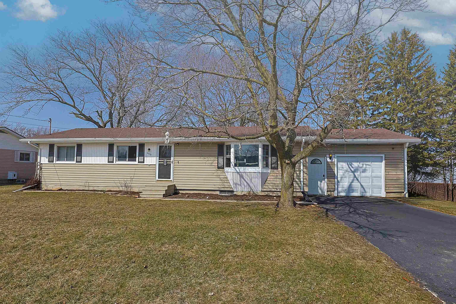 2975 Continental Dr photo 1