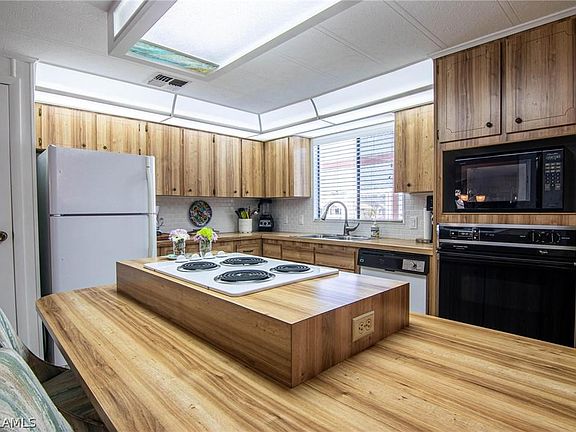 5th image of 9134 Flamingo Cir